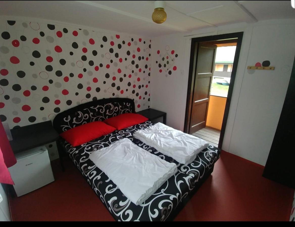 Juniorcamp Nova Zivohost Hotel Křečovice Екстериор снимка